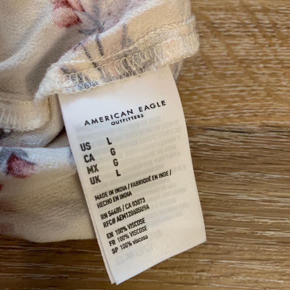 American Eagle Floral Crop Top - Picture 3 of 4